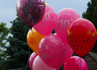 Modne balony – jakie wybrać na urodziny dziecka? balony na roczek