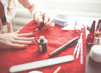 Jak dobrać biurko do gabinetu kosmetycznego? Jak dobrać biurko do gabinetu kosmetycznego?