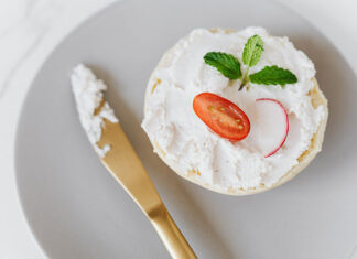 Najlepsze źródła białka kanapka twarożek