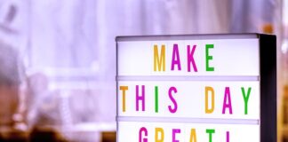 Co daje kulka z folii aluminiowej w zmywarce?