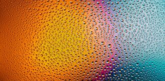 Czy panele winylowe można myć mopem parowym?