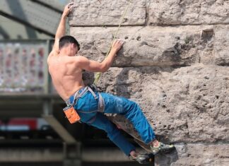 Ile metrów ma ścianka wspinaczkowa? Ile metrów ma ścianka wspinaczkowa?