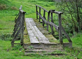 Czy trzeba robić mostek przy wyciskaniu?